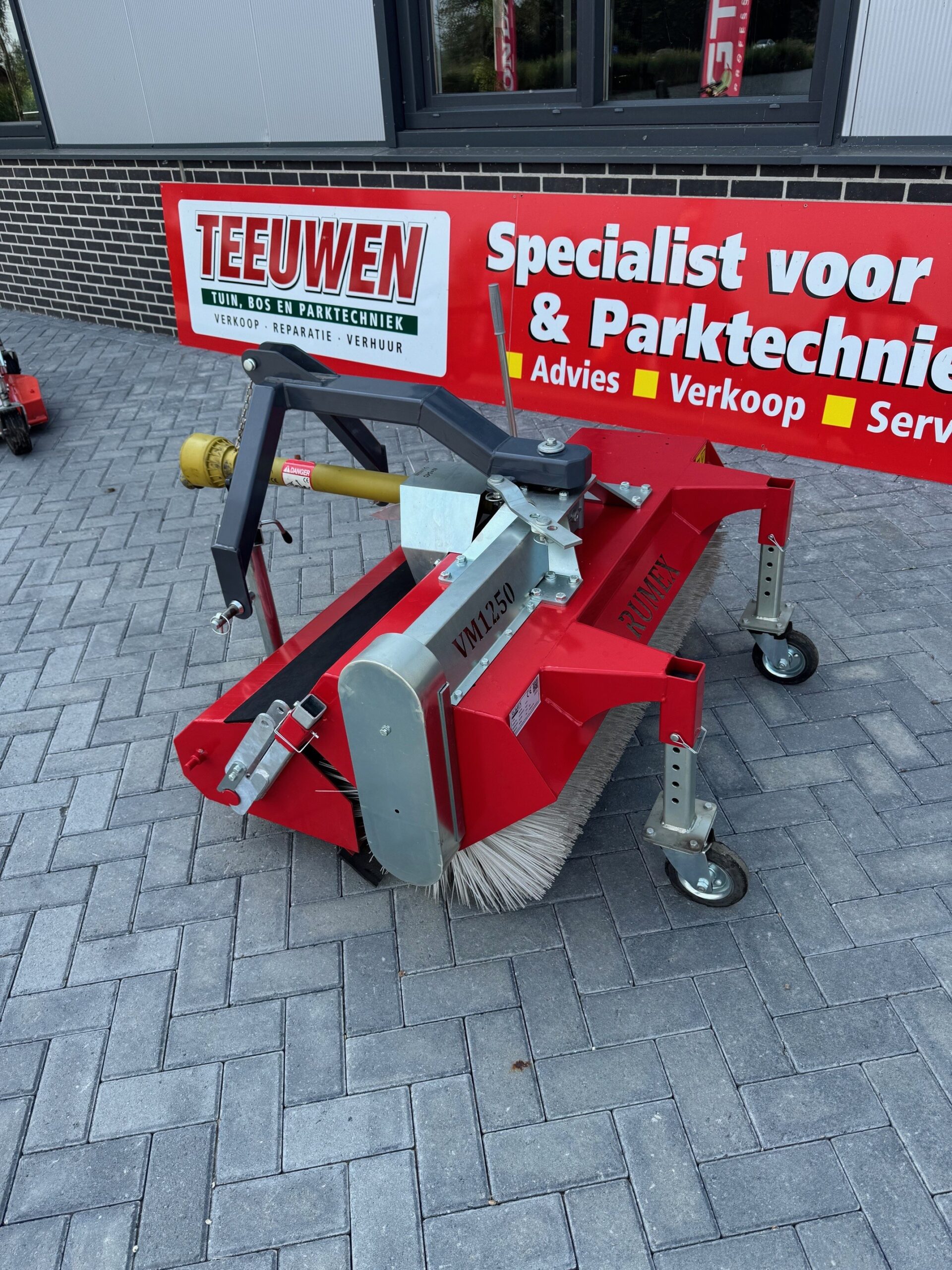 Rumex driepunt aftakas veegmachine (1)